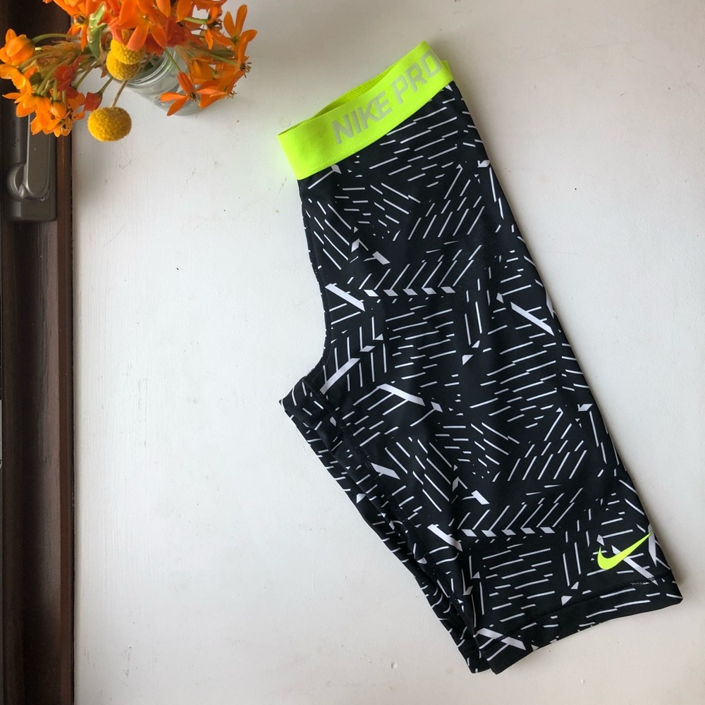 Nike Pro | Women’s compression tights